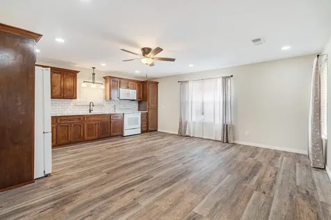 201 Fm 906 W Powderly TX 75473
