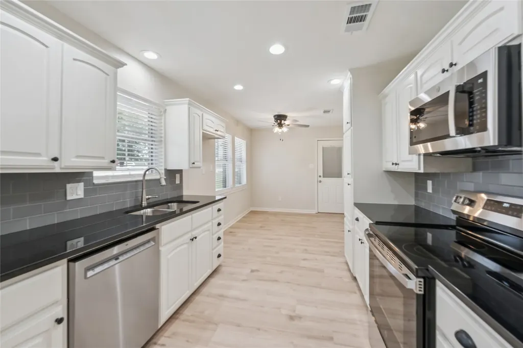 1006 Eagle Drive Eddy TX 76524