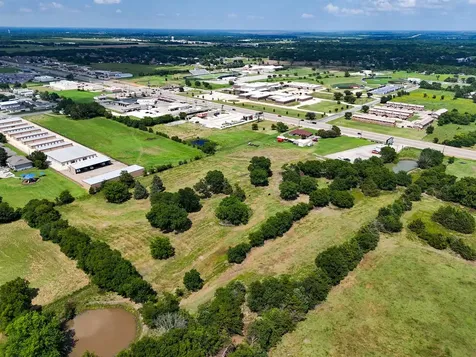 1709 N State Highway 121 Bonham TX 75418