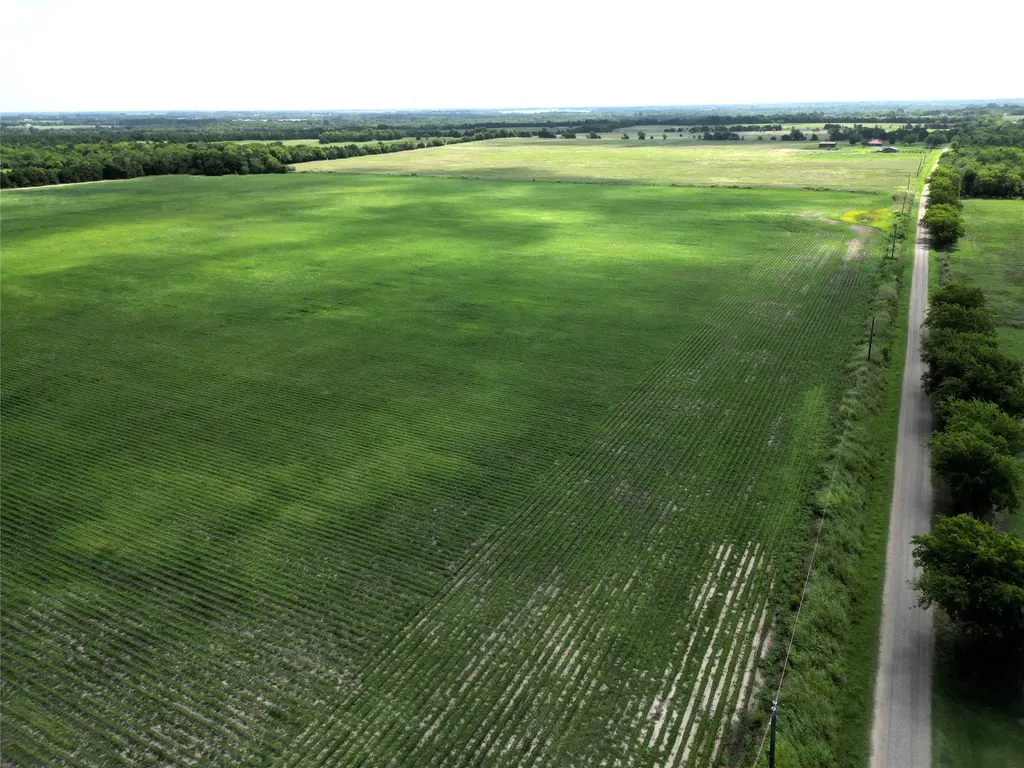 48AC Cr 2165 Klondike TX 75440