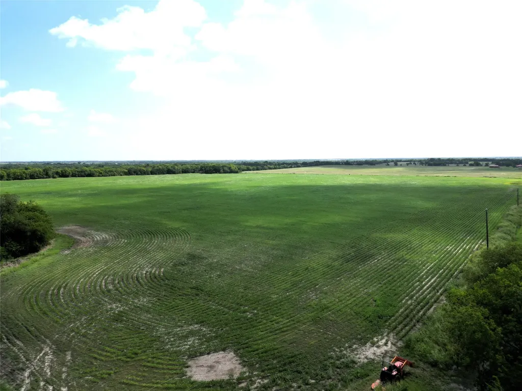 48AC Cr 2165 Klondike TX 75440
