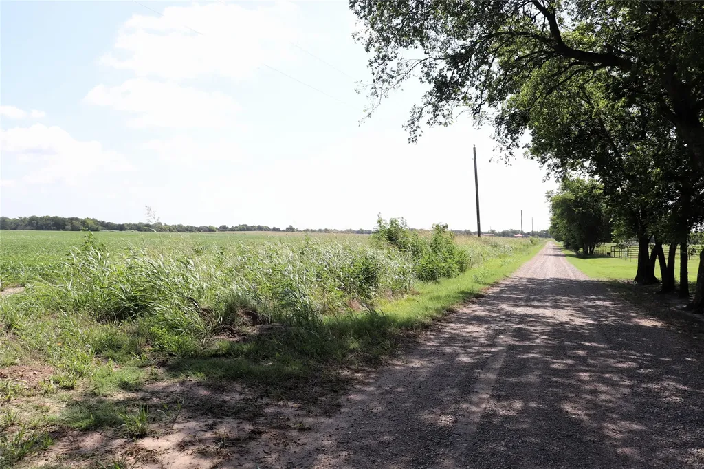 48AC Cr 2165 Klondike TX 75440