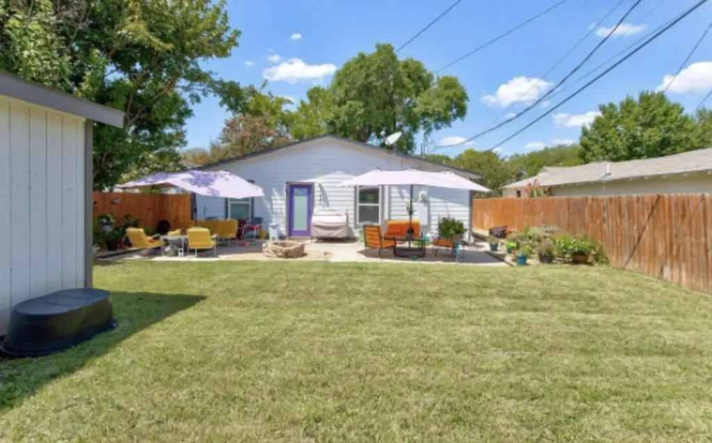 2933 S Hills Fort Worth TX 76109