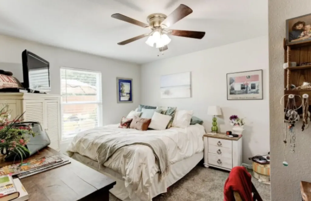2933 S Hills Fort Worth TX 76109