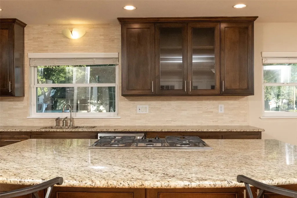 6401 Drury Lane Fort Worth TX 76116