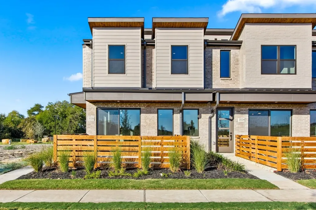 2028 Aldrich Mews Celina TX 75009