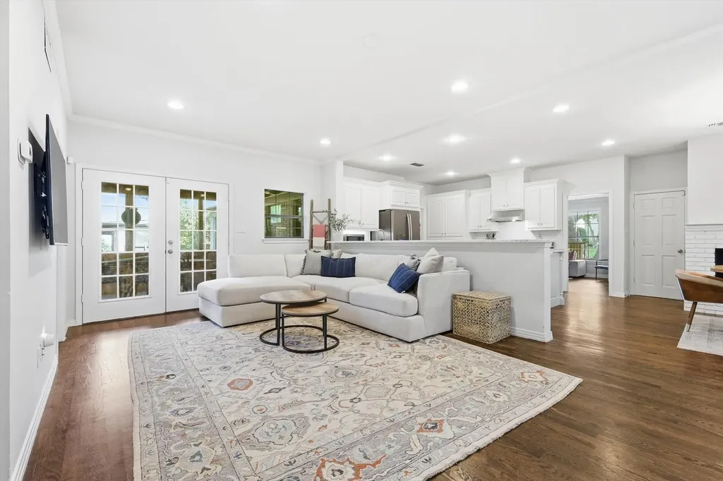6631 Sunnyland Lane Dallas TX 75214
