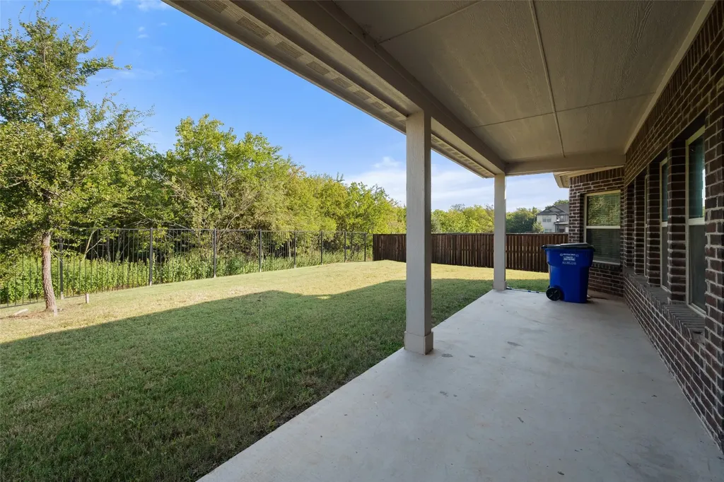 1215 Putnam Street Mansfield TX 76063