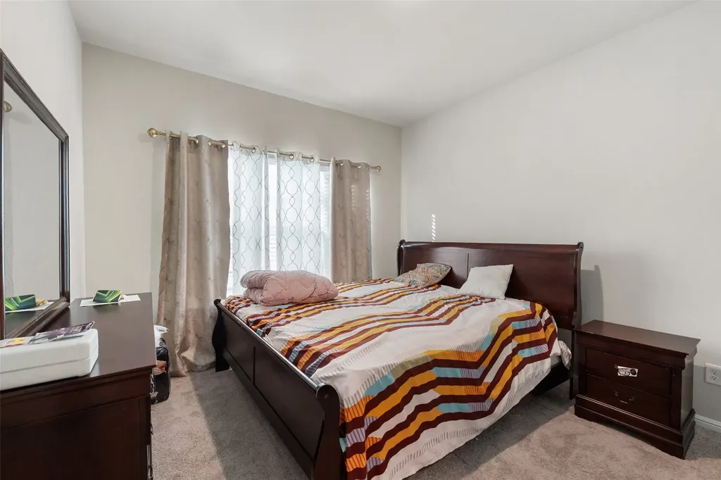 1215 Putnam Street Mansfield TX 76063