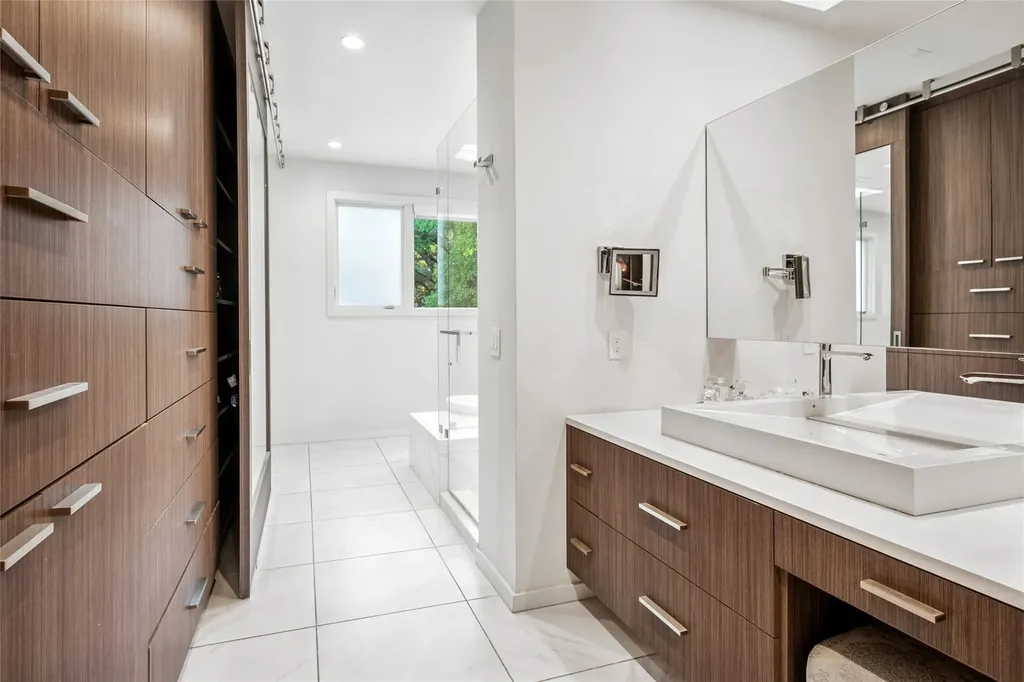 5036 Radbrook Place Dallas TX 75220