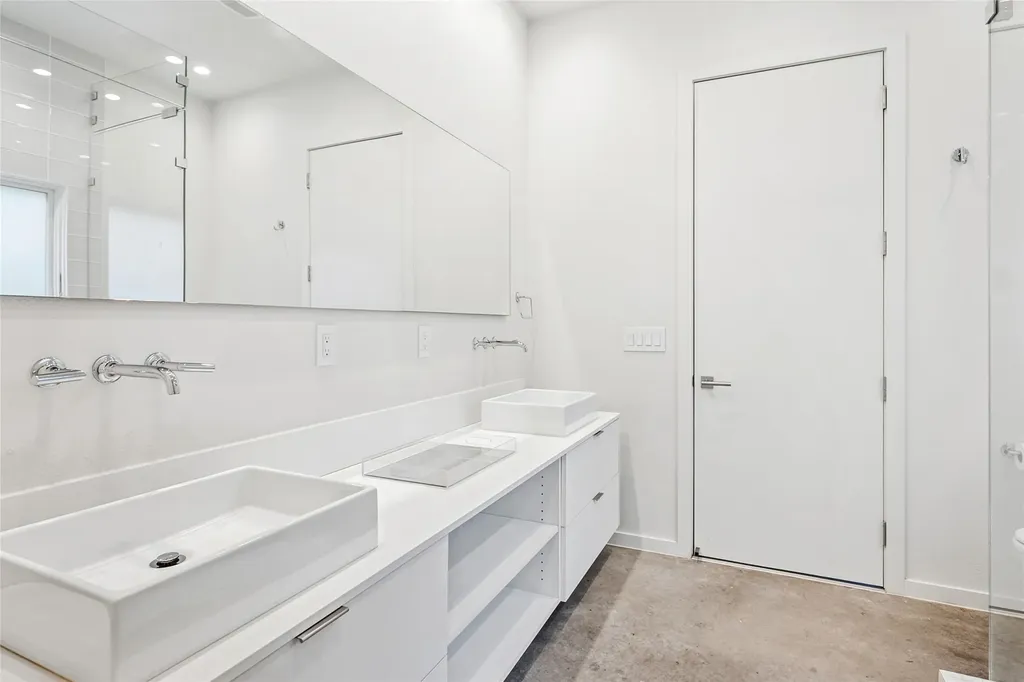 5036 Radbrook Place Dallas TX 75220