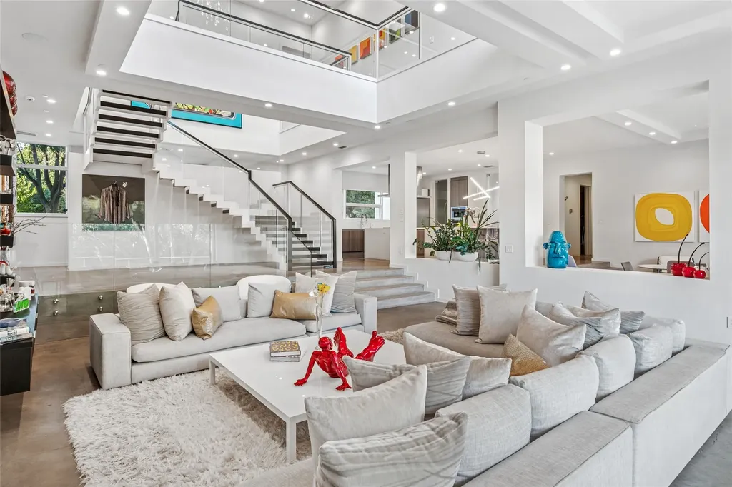 5036 Radbrook Place Dallas TX 75220