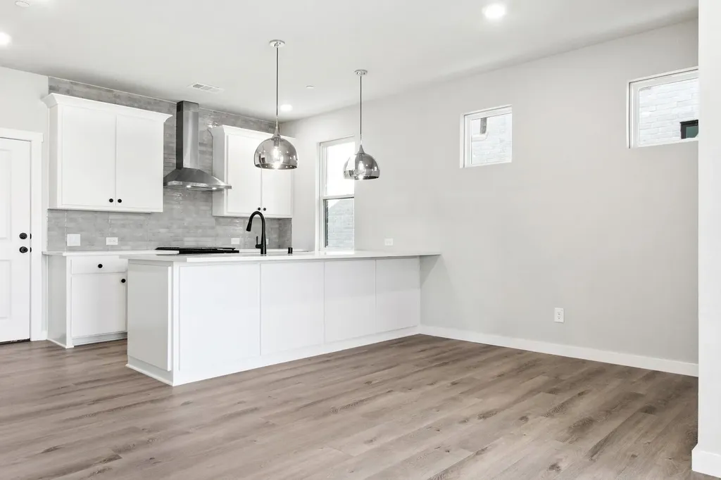 2020 NE Aldrich Mews Celina TX 75009