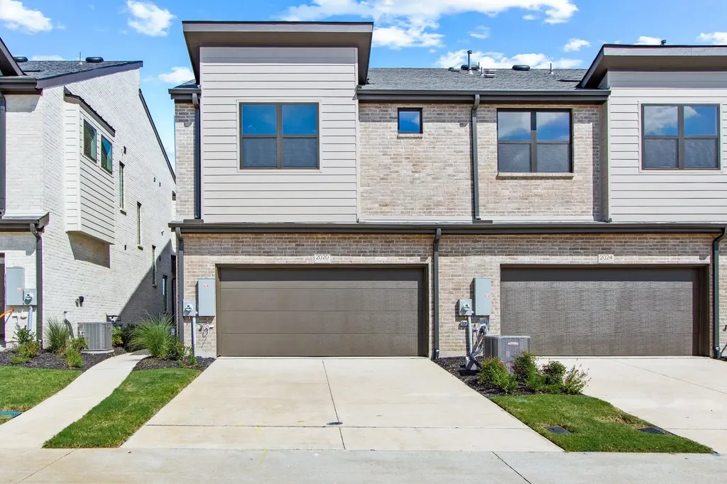 2020 NE Aldrich Mews Celina TX 75009