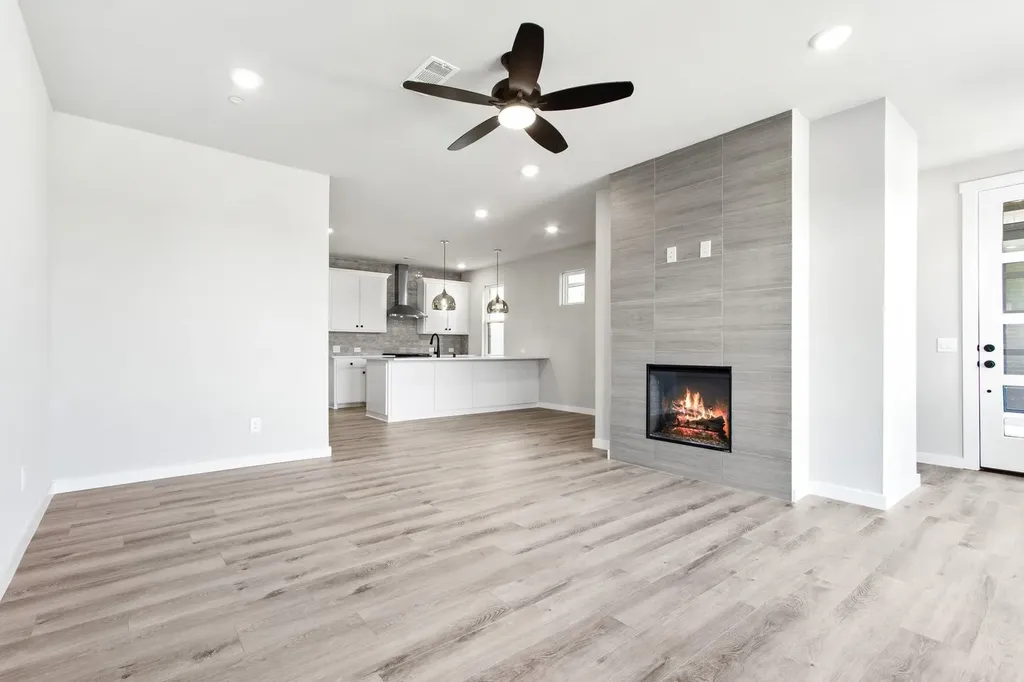 2020 NE Aldrich Mews Celina TX 75009