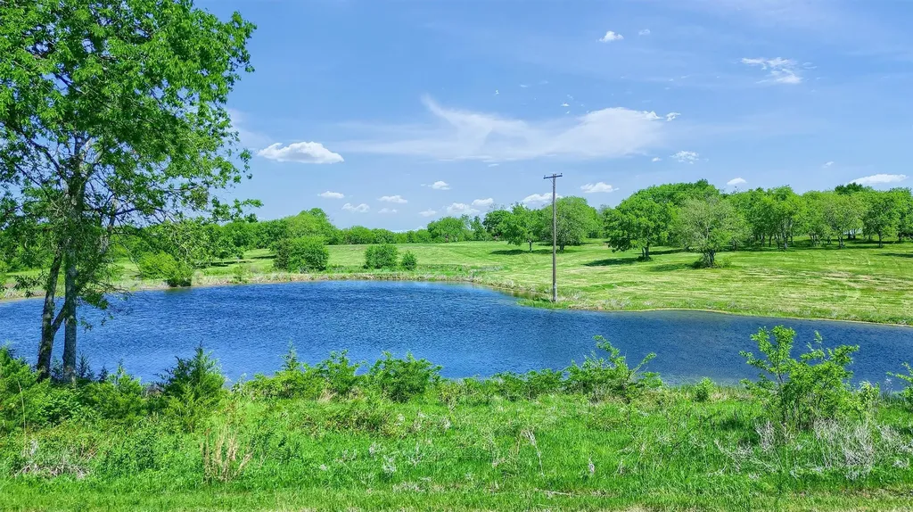 695 Mackey Road Gunter TX 75058