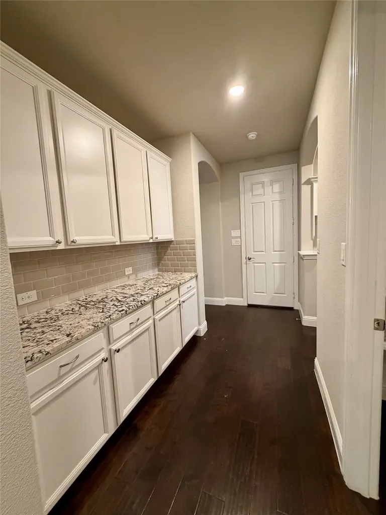 2705 Walnut Creek Lane The Colony TX 75056