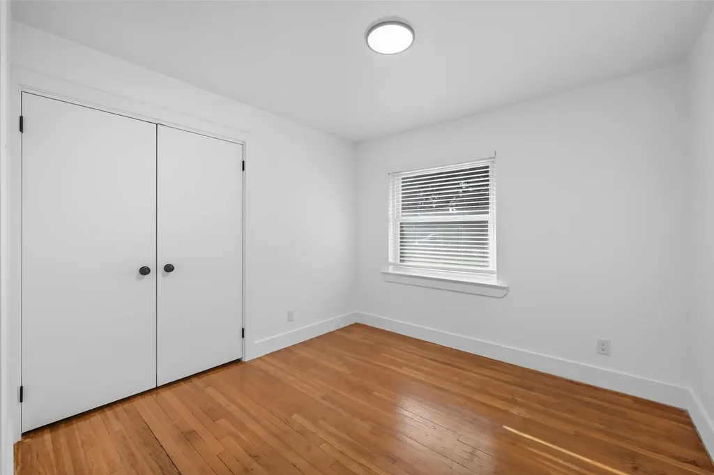 2251 Hartline Drive Dallas TX 75228