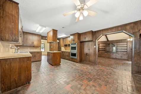 821 E Stegall Road Robinson TX 76706