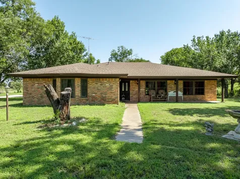 821 E Stegall Road Robinson TX 76706