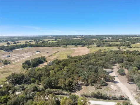6.754 County Road 473 Lott TX 76656