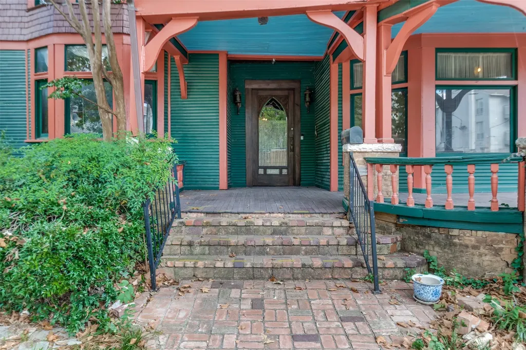 713 N Carroll Avenue Dallas TX 75246