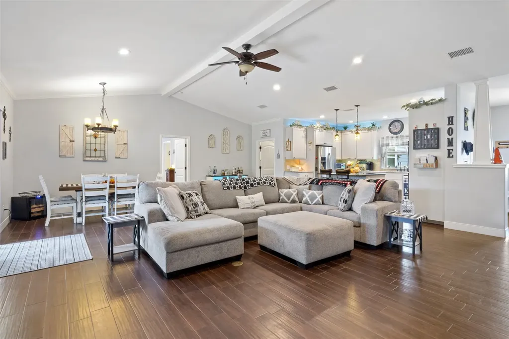 141 Eagle Point Cove Kingsland TX 78639