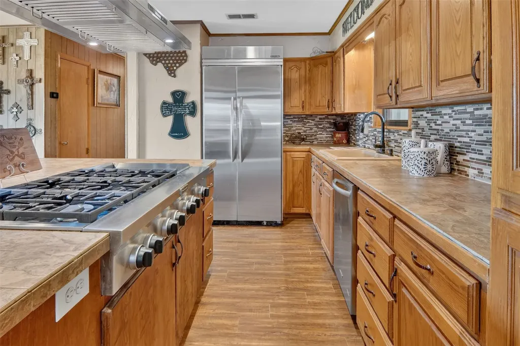 6551 Crooked Creek Road Bowie TX 76230