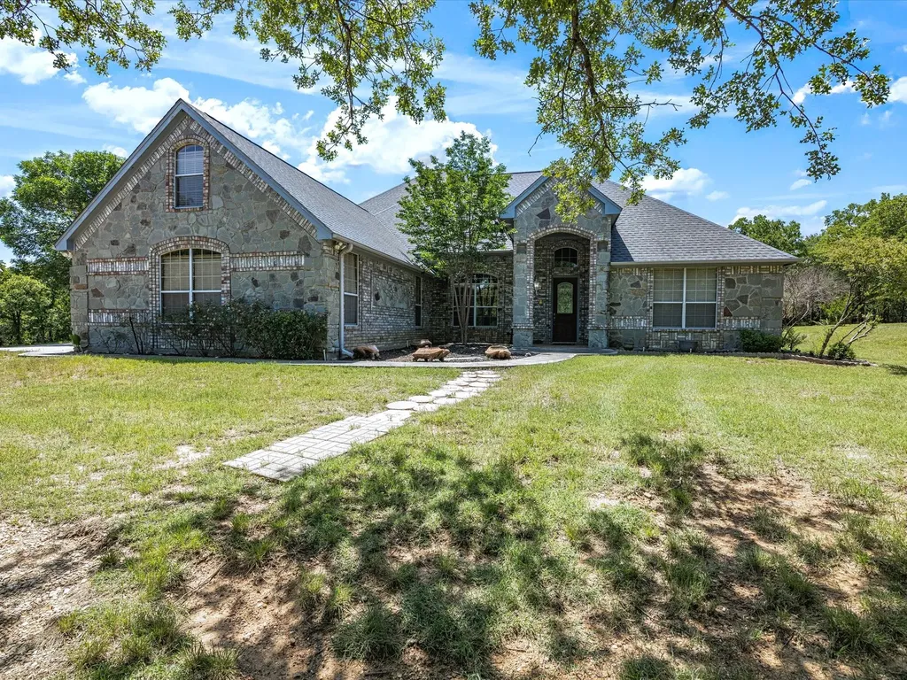 600 County Road 1790 Sunset TX 76270