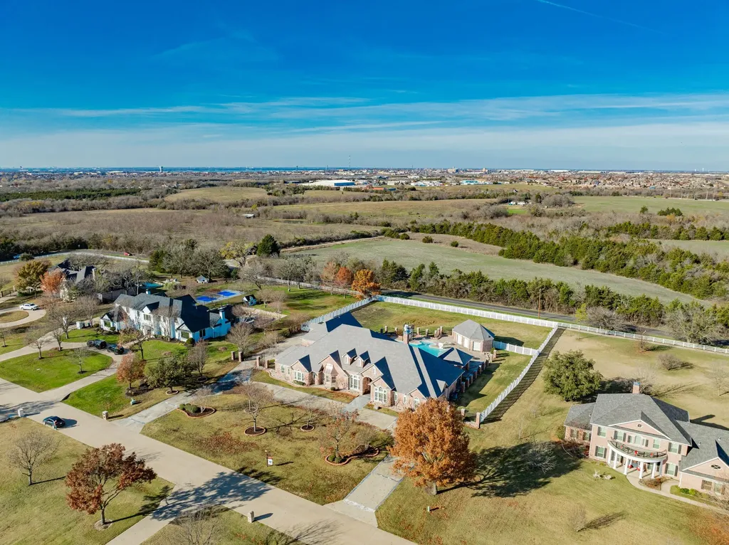 1990 Broken Lance Lane Rockwall TX 75032