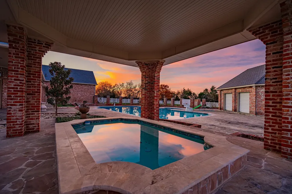 1990 Broken Lance Lane Rockwall TX 75032