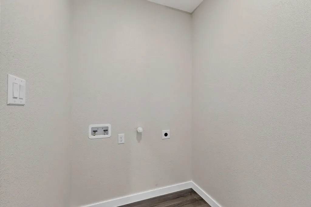740 Section House Road Alma TX 75119