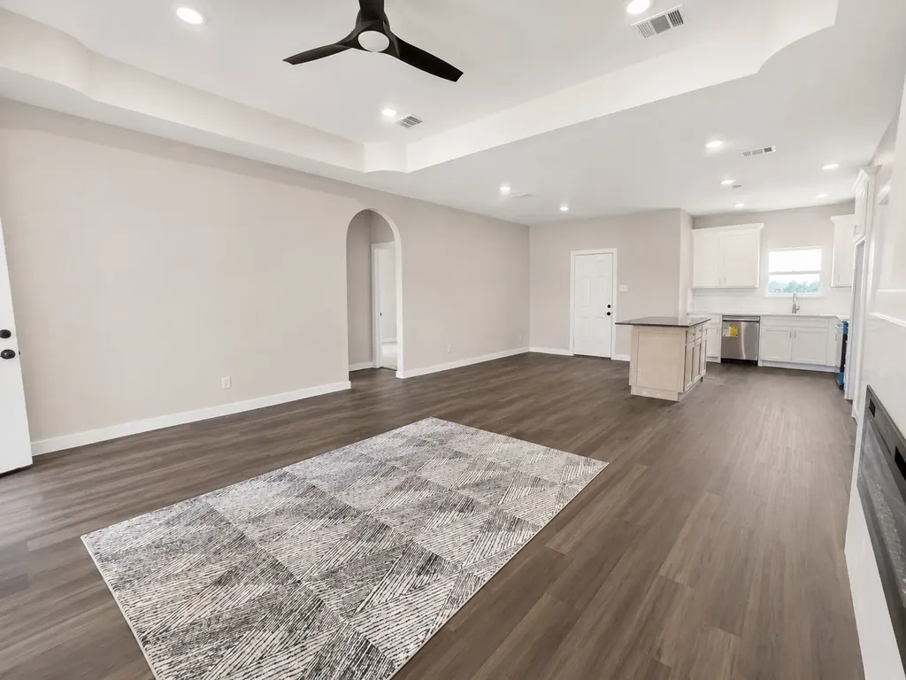740 Section House Road Alma TX 75119