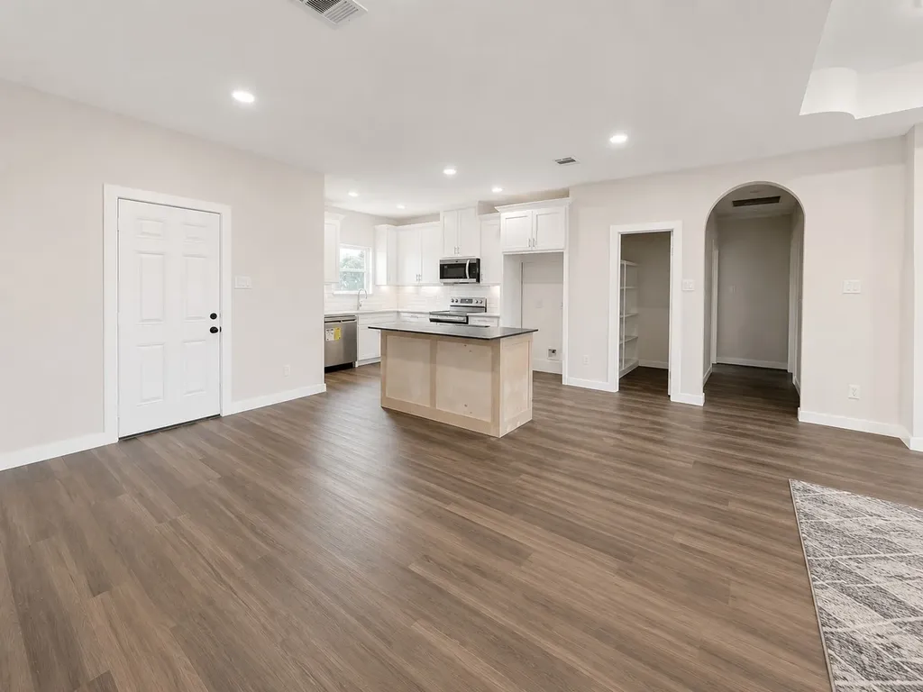 740 Section House Road Alma TX 75119