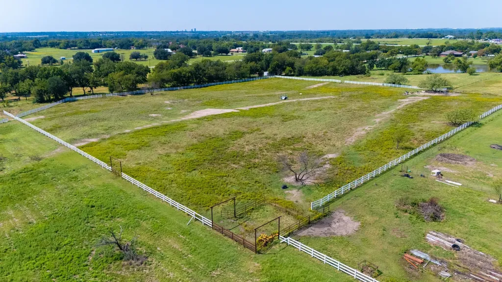 3475 Sauls Aubrey TX 76228
