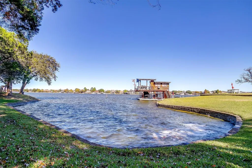 1220 Sleepy Water Court Granbury TX 76048