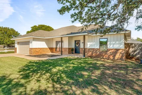 1501 Johnson Road Iowa Park TX 76367