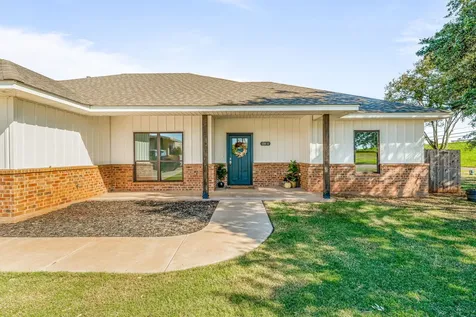 1501 Johnson Road Iowa Park TX 76367