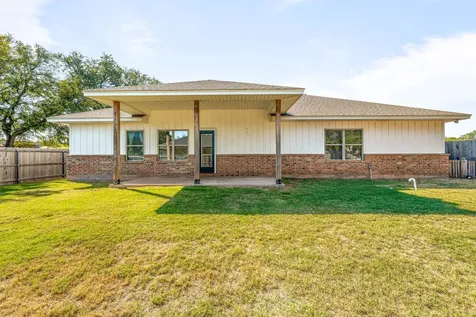 1501 Johnson Road Iowa Park TX 76367