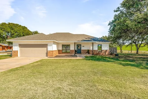1501 Johnson Road Iowa Park TX 76367