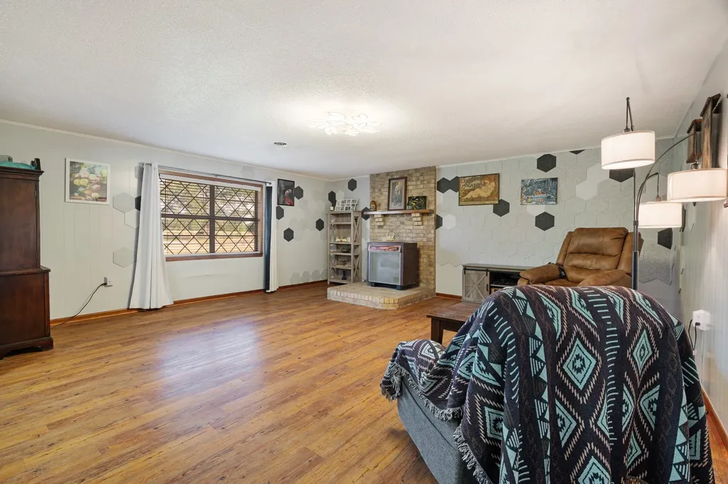 8181 Fm 1840 De Kalb TX 75559
