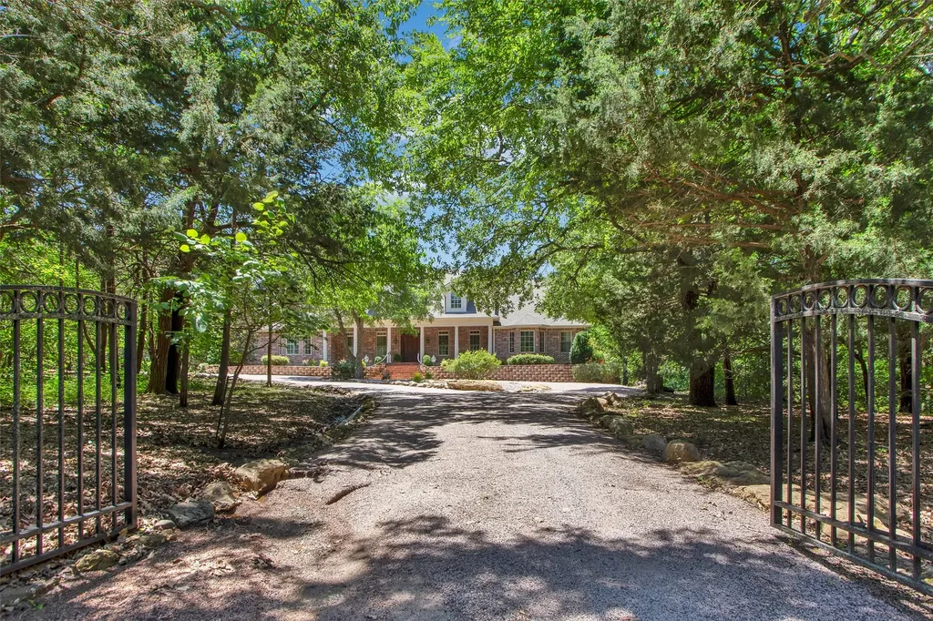48 Summit Oaks Circle Denison TX 75020