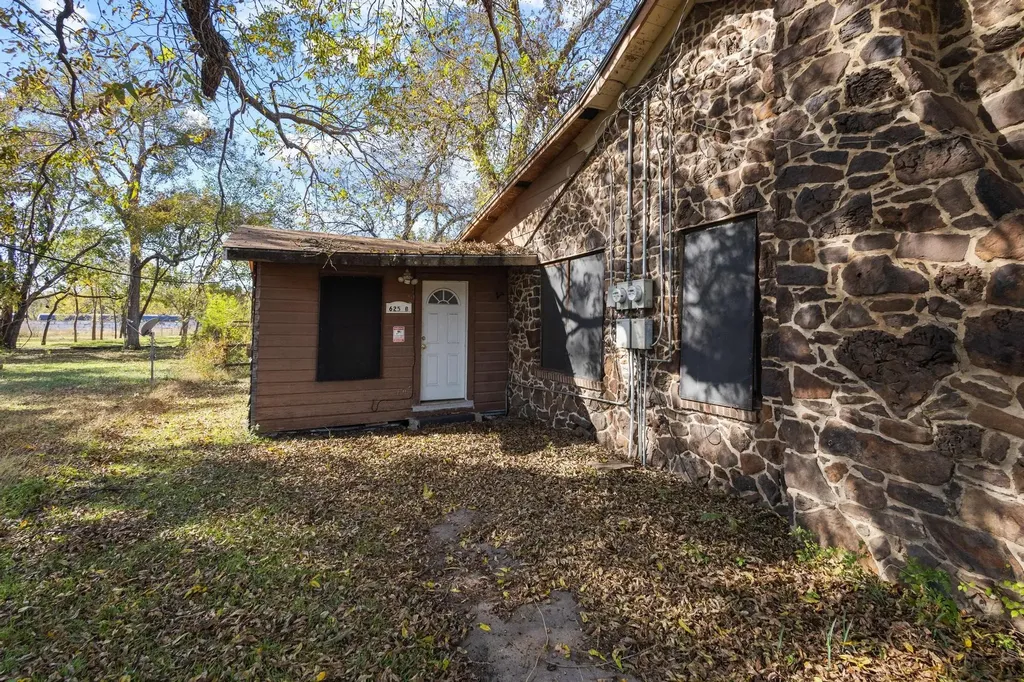 625 Denison Street Gainesville TX 76240