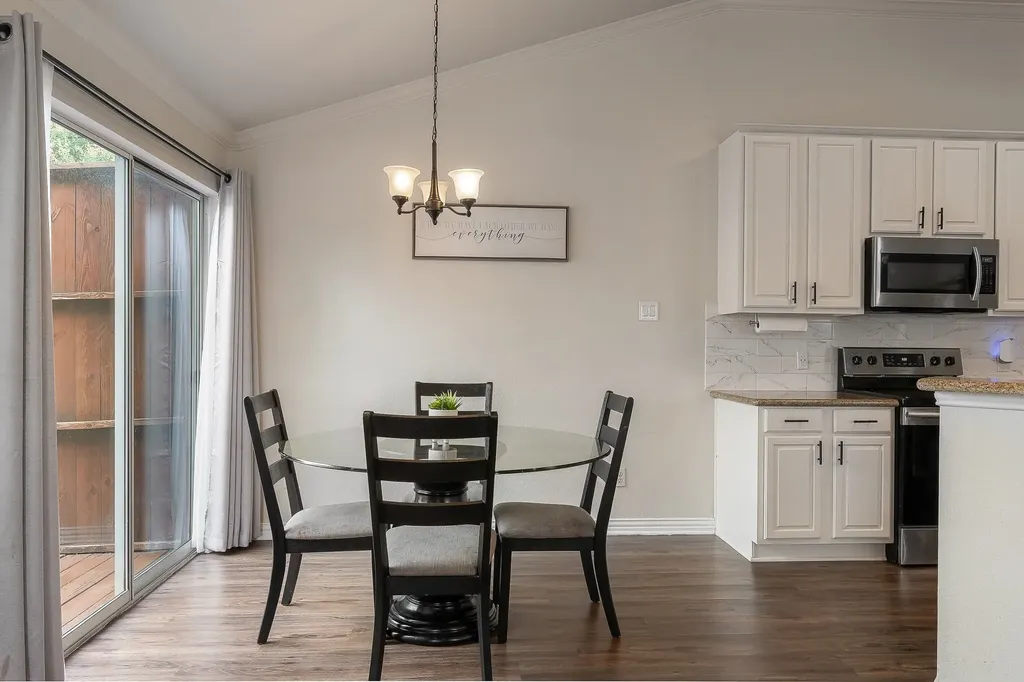 18240 Midway Road Dallas TX 75287