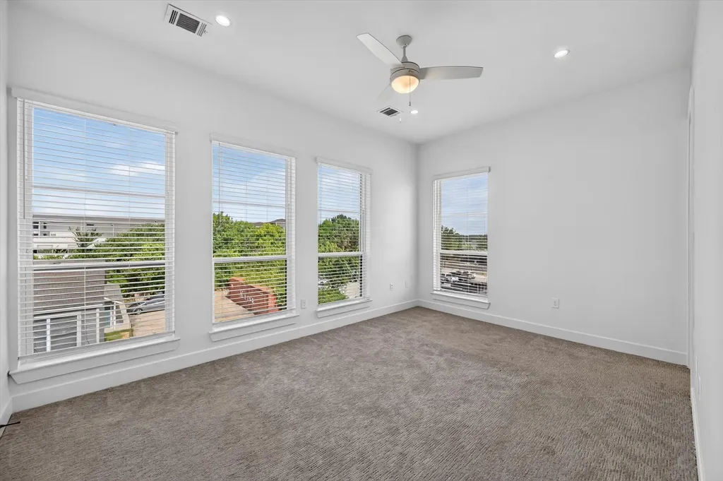 131 Thornton Street Arlington TX 76013