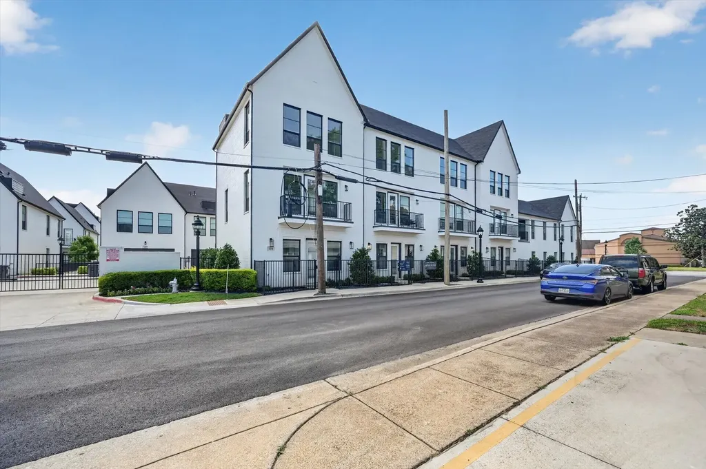 131 Thornton Street Arlington TX 76013