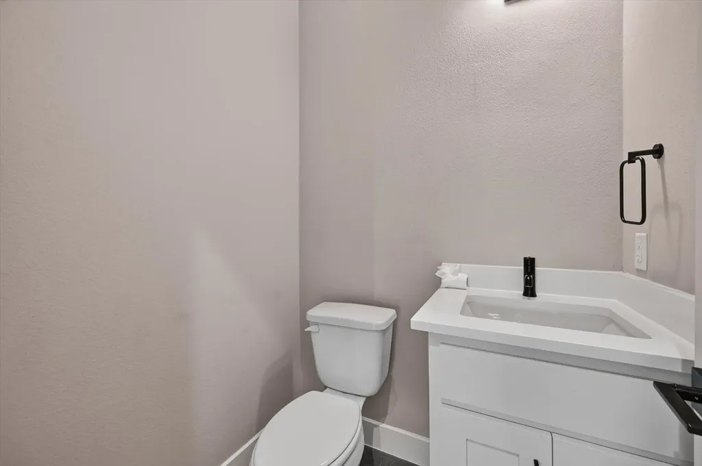 131 Thornton Street Arlington TX 76013
