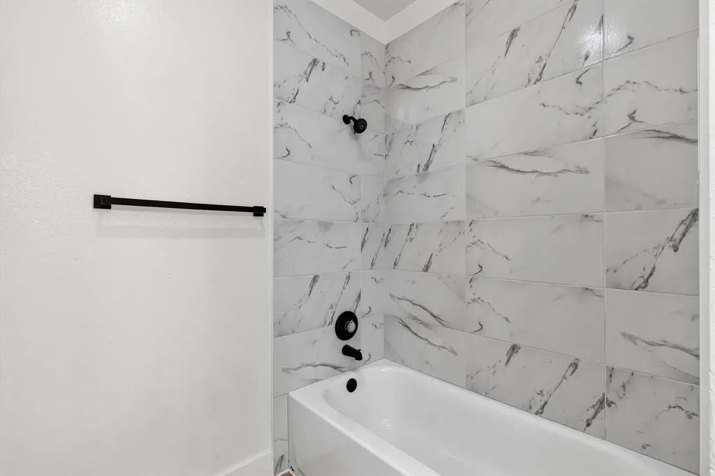 214 Pearly Top Drive Glenn Heights TX 75154