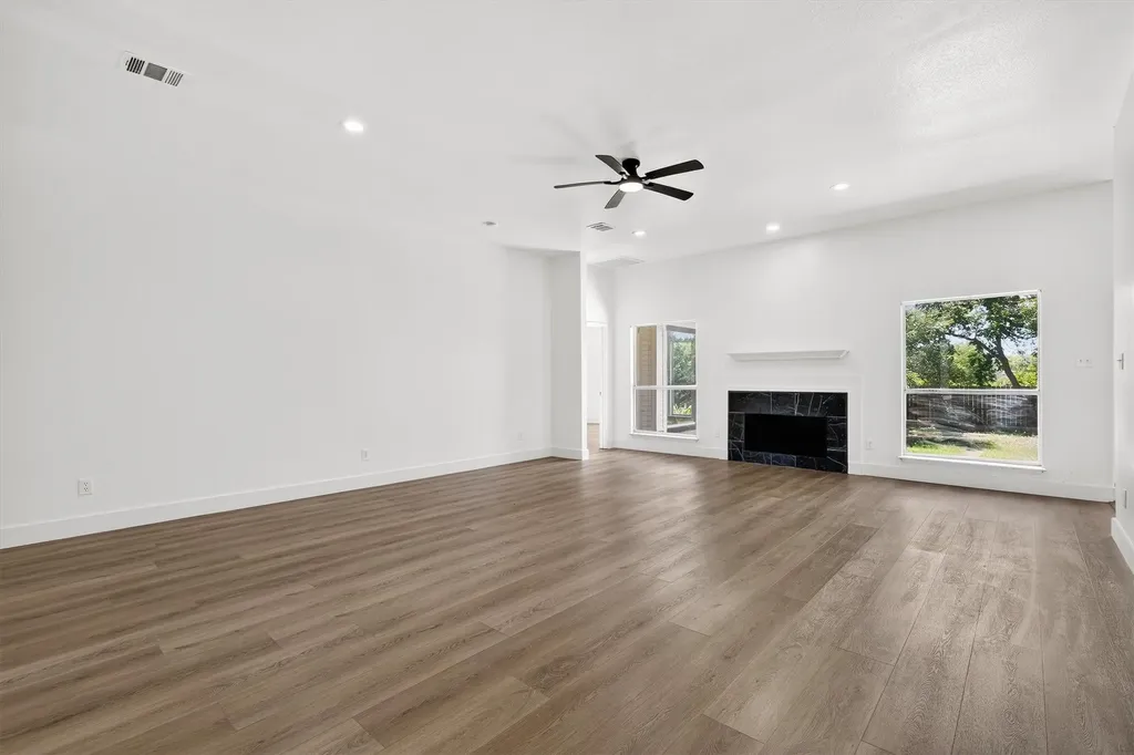 214 Pearly Top Drive Glenn Heights TX 75154