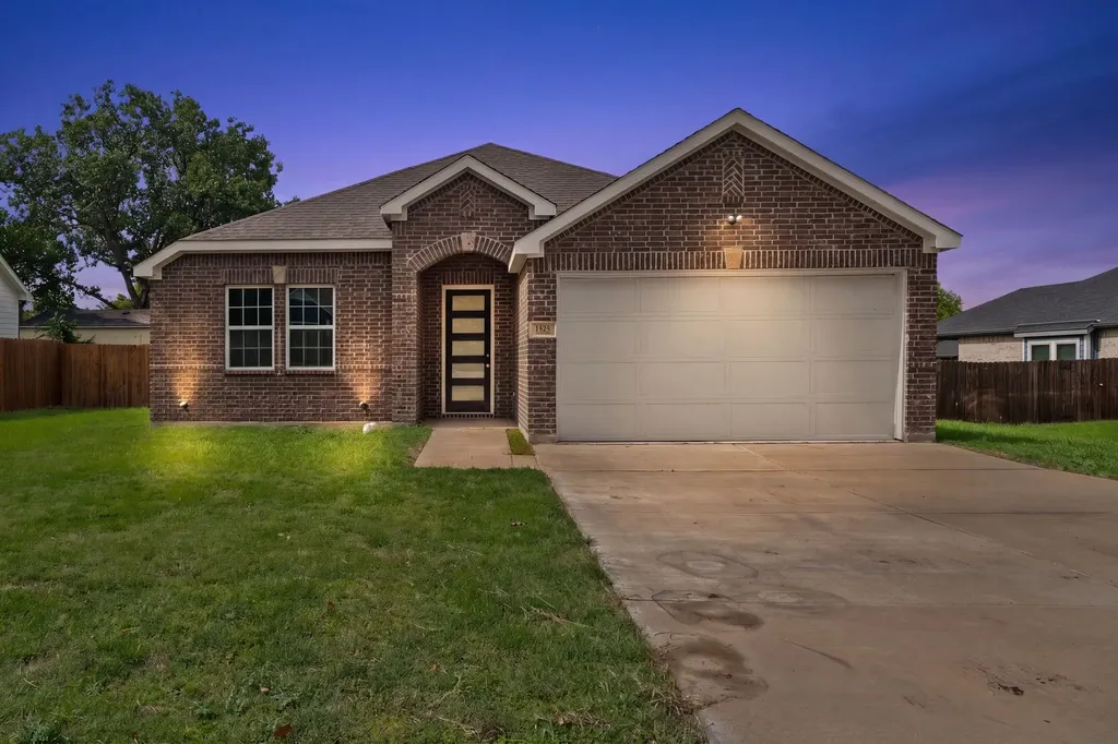 3830 Mcdougal Street Greenville TX 75401